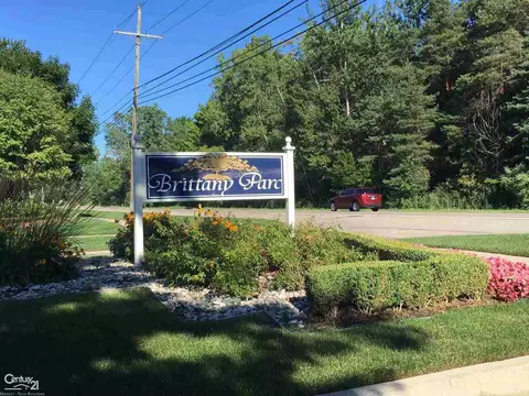 48708 Fairmont, Macomb, MI 48044 photo 26