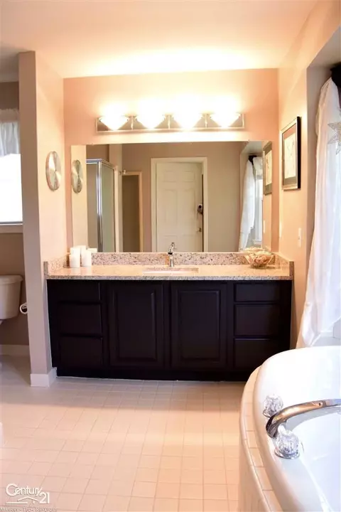 48708 Fairmont, Macomb, MI 48044 photo 16