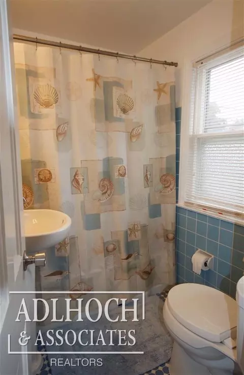 2150 Lancaster, Grosse Pointe Woods, MI 48236 photo 13