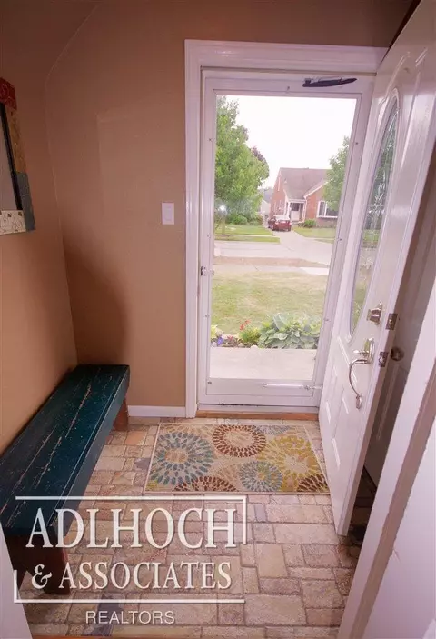 2150 Lancaster, Grosse Pointe Woods, MI 48236 photo 2