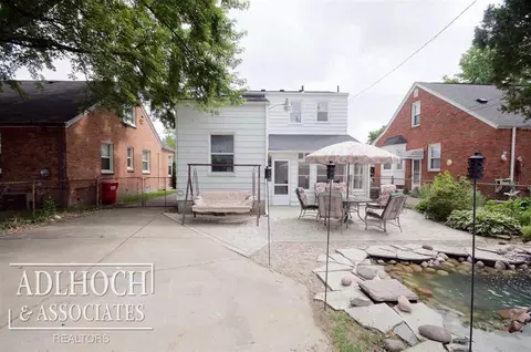 2150 Lancaster, Grosse Pointe Woods, MI 48236 photo 21