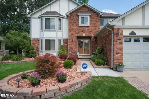 48264 Frank, Macomb, MI 48044 photo 2