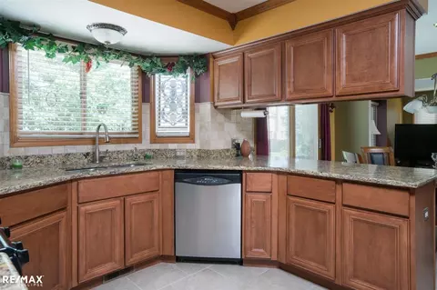 48264 Frank, Macomb, MI 48044 photo 16