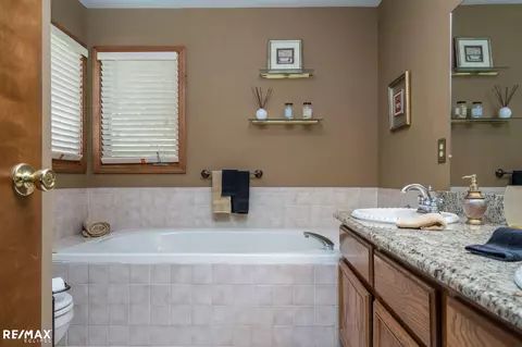 48264 Frank, Macomb, MI 48044 photo 28