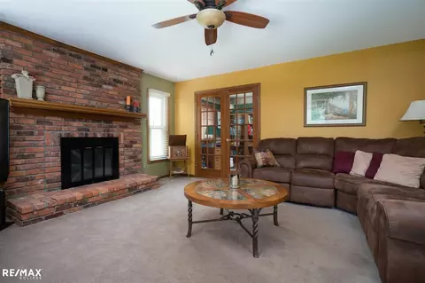 48264 Frank, Macomb, MI 48044 photo 19