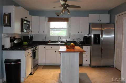 54 Crestview, Adrian, MI 49221 photo 7