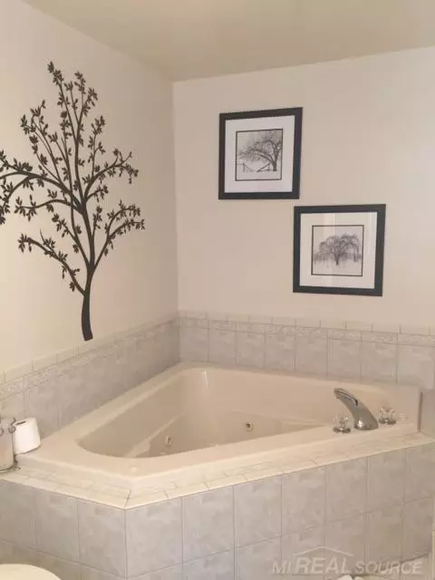 50730 Nagy, Macomb, MI 48044 photo 9
