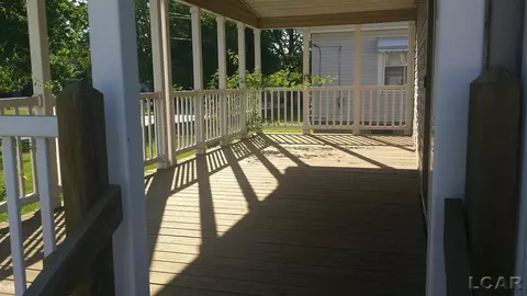419 W Maple, Adrian, MI 49221 photo 3
