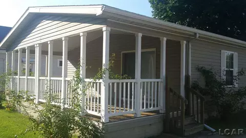 419 W Maple, Adrian, MI 49221 photo 1