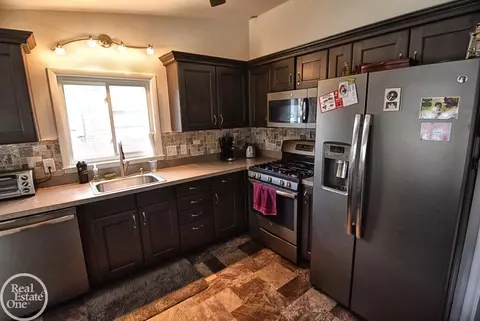 5137 Earl, Warren, MI 48092 photo 10