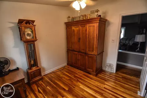 5137 Earl, Warren, MI 48092 photo 13