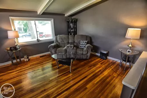 5137 Earl, Warren, MI 48092 photo 4