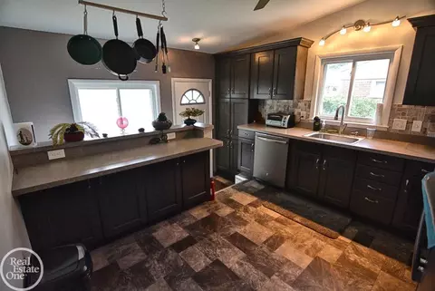 5137 Earl, Warren, MI 48092 photo 7
