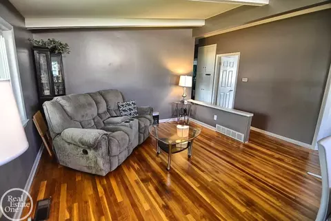 5137 Earl, Warren, MI 48092 photo 3