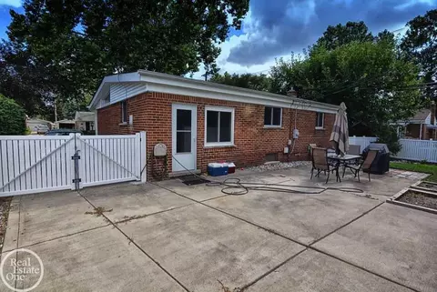 5137 Earl, Warren, MI 48092 photo 23