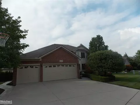 21157 Masters, Macomb, MI 48044 photo 2