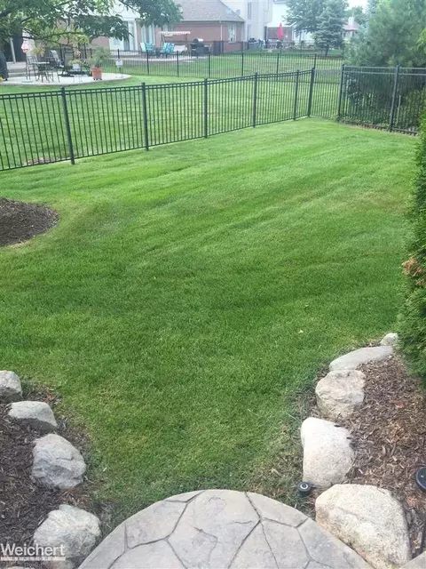 21157 Masters, Macomb, MI 48044 photo 13