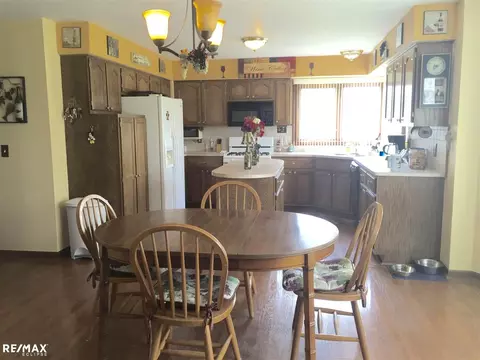 19507 Cornell, Macomb, MI 48044 photo 13