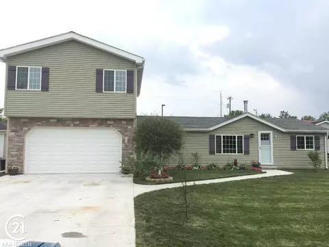 520 W W Ml, Capac, MI 48014 photo 2