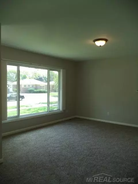 22141 Beverly, Oak Park, MI 48237 photo 9
