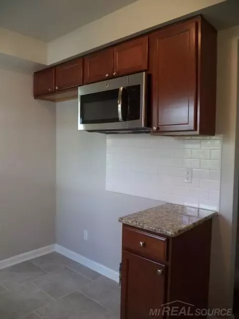 22141 Beverly, Oak Park, MI 48237 photo 4