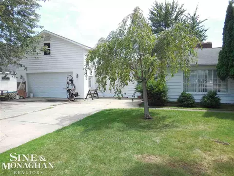 7531 Colony, Algonac, MI 48001 photo 3
