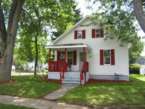 809 Summer, Algonac, MI 48001 photo 1