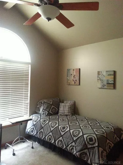 51328 Hook, Macomb, MI 48042 photo 17