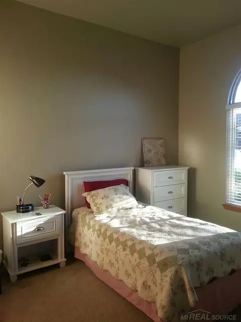 51328 Hook, Macomb, MI 48042 photo 18