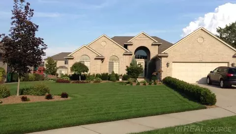 51328 Hook, Macomb, MI 48042 photo 1