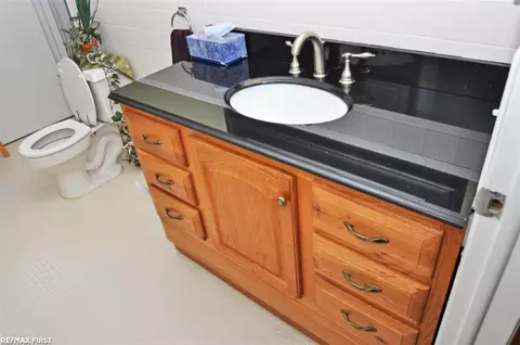 5231 Bart, Warren, MI 48091 photo 8