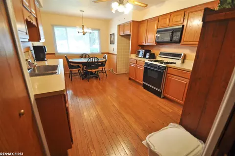 5231 Bart, Warren, MI 48091 photo 3