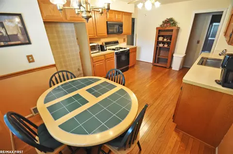 5231 Bart, Warren, MI 48091 photo 4