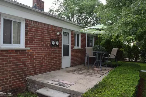 5267 E 13 Mile, Warren, MI 48092 photo 2