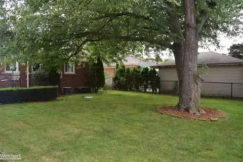 5267 E 13 Mile, Warren, MI 48092 photo 5