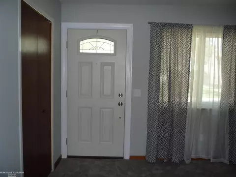 357 Chippewa, Clawson, MI 48017 photo 3