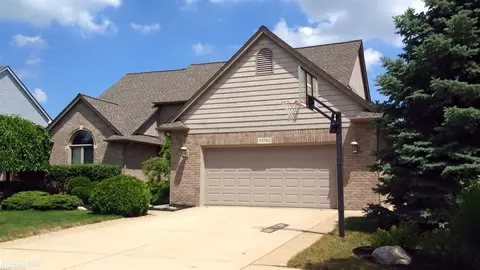 49786 Willowood, Macomb, MI 48044 photo 1