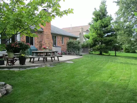 33720 Pineview, Fraser, MI 48026 photo 5