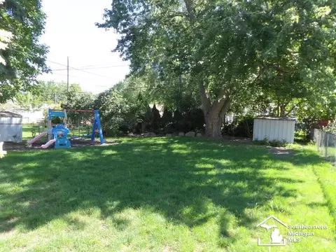 17433 Ray, Riverview, MI 48193 photo 4