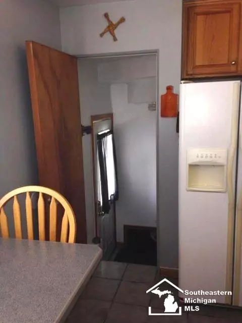 8242 Huron, Taylor, MI 48180 photo 4