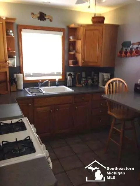 8242 Huron, Taylor, MI 48180 photo 3