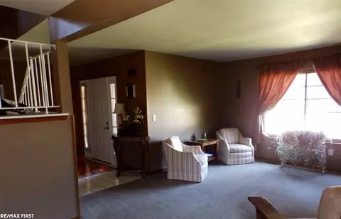 45926 Meadow, Macomb, MI 48044 photo 4