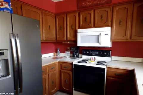 45926 Meadow, Macomb, MI 48044 photo 8