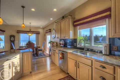 4470 Lakeshore, Deckerville, MI 48427 photo 9