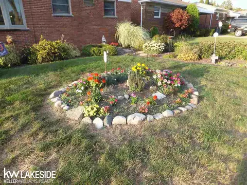 17303 Veronica, Eastpointe, MI 48021 photo 3