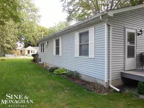725 Washington, Algonac, MI 48001 photo 12