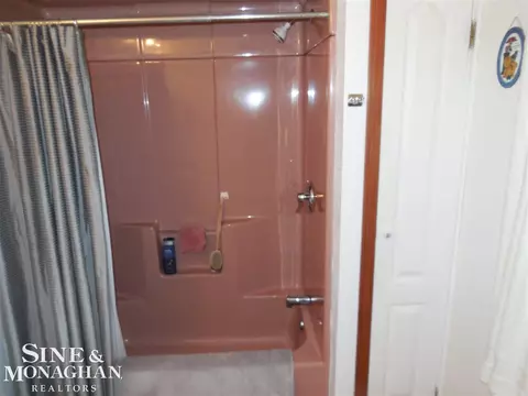 725 Washington, Algonac, MI 48001 photo 31