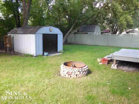 725 Washington, Algonac, MI 48001 photo 9