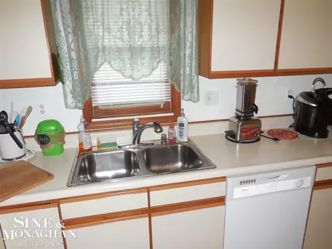 725 Washington, Algonac, MI 48001 photo 24