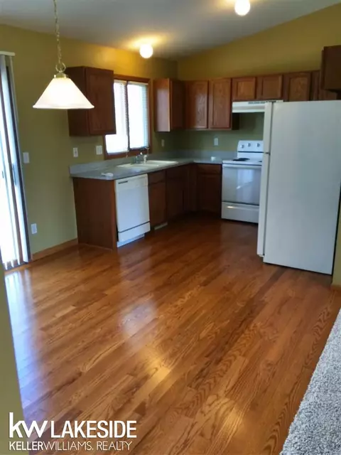 21637 Clifford, Macomb, MI 48044 photo 8